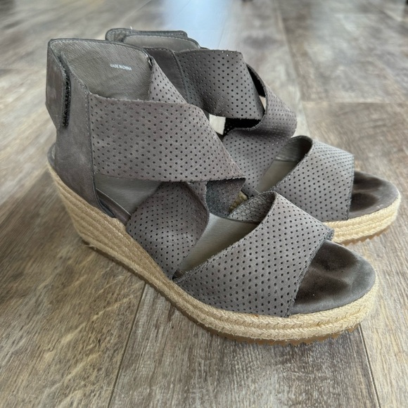 Eileen Fisher Willow 2 Platform Espadrille Sandals w/ Perforated Straps - Mauve - Picture 2 of 9